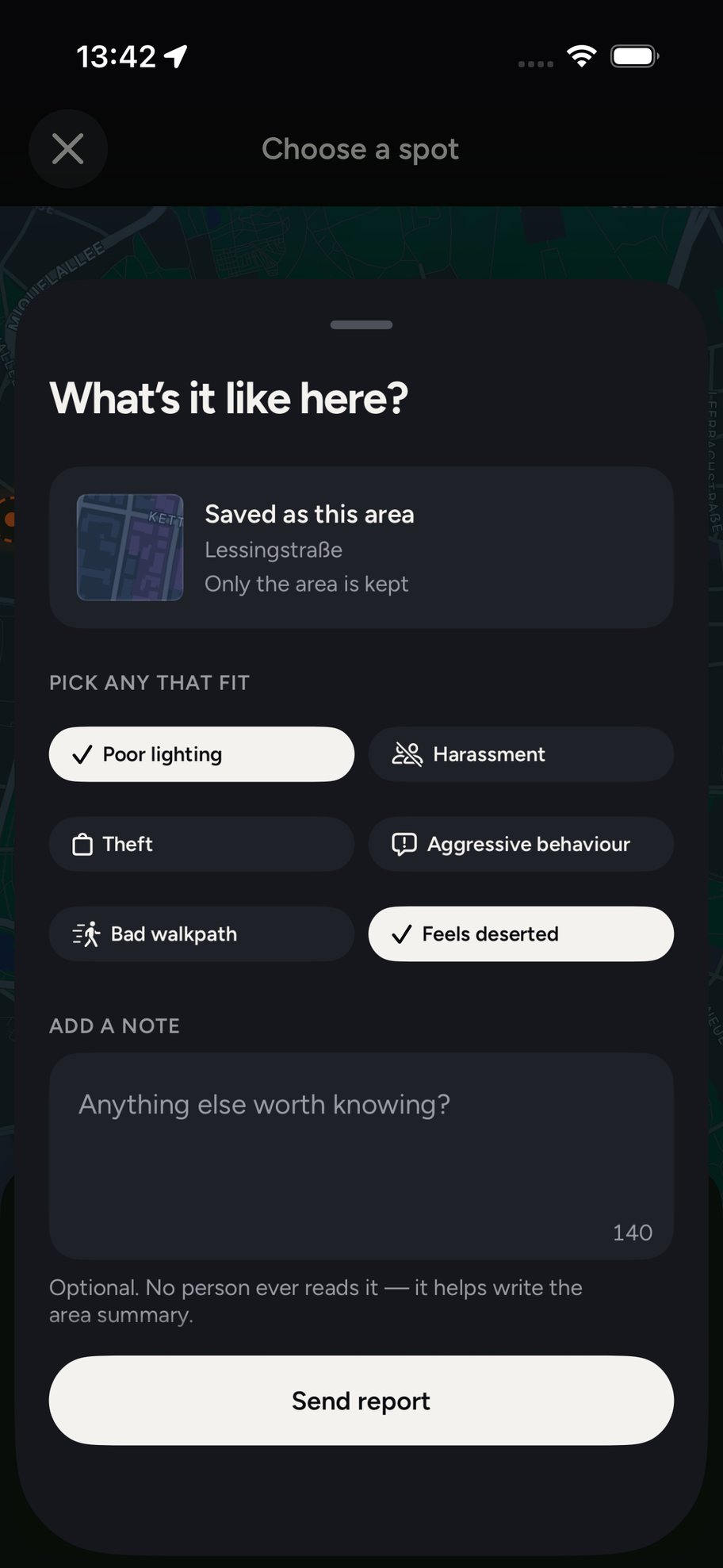 Reporting a spot: six tags and an optional note.